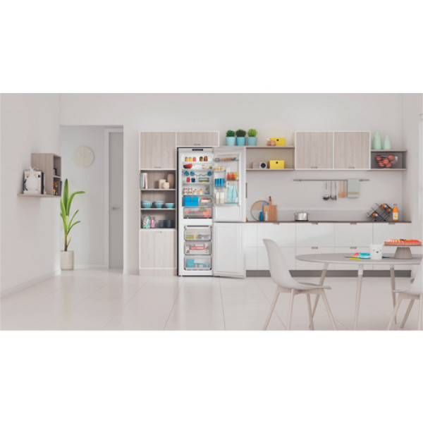 Холодильник  INDESIT INFC9 TI22W
