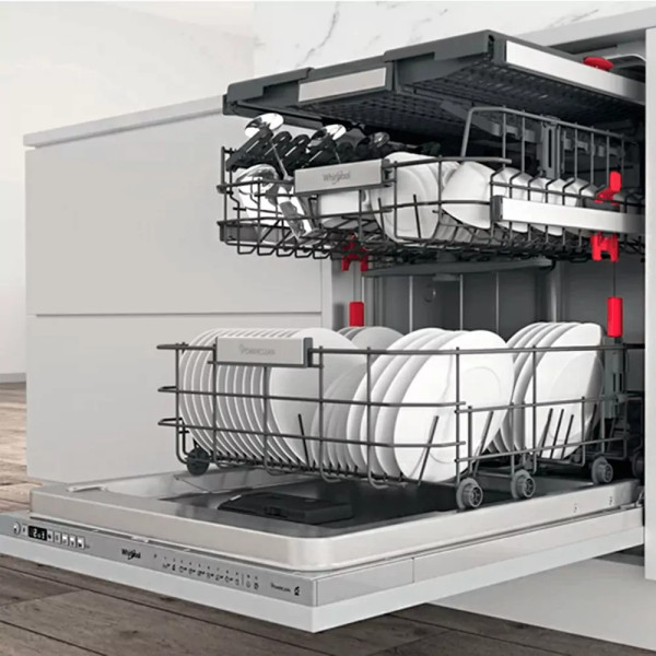 Посудомийна машина WHIRLPOOL WIO 3T133 PLE