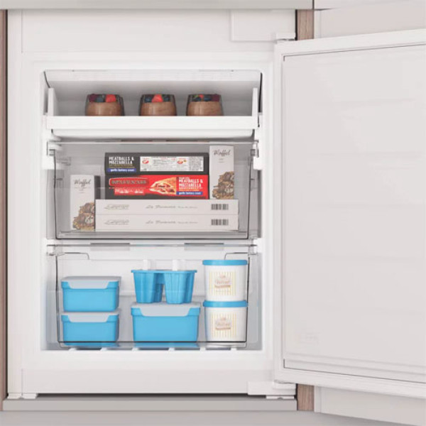 Холодильник  INDESIT INC20 T321 EU